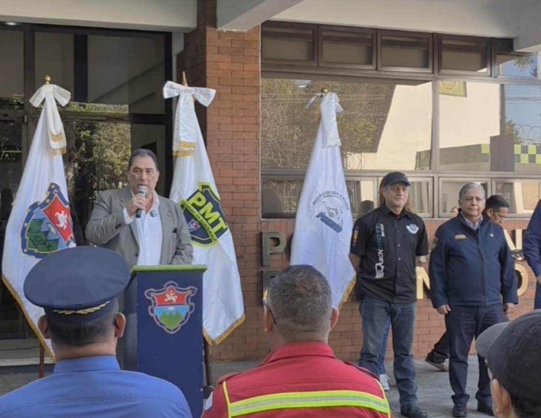 ASIM entrega pintura vial para reforzar 23 kilómetros de motovías en la Ciudad de Guatemala